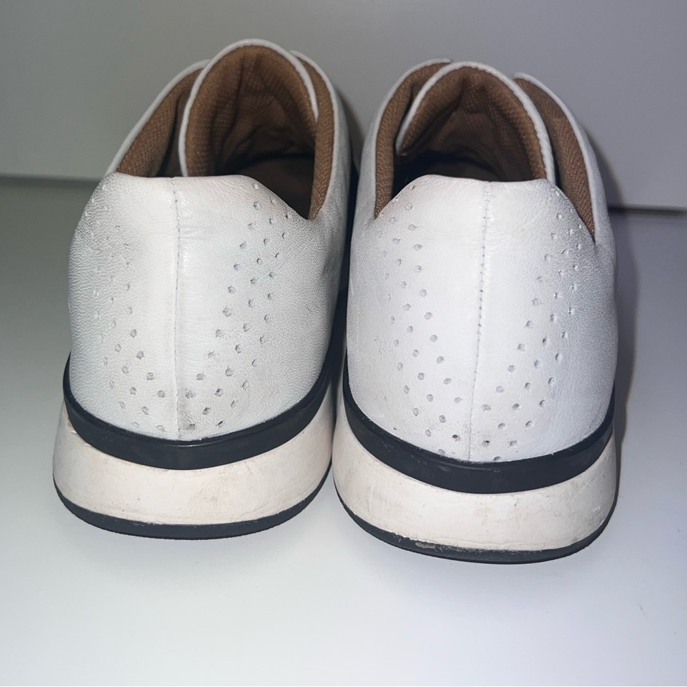 Vionic- Black and white codie Casual Slip on Sneaker - Picture 6 of 8